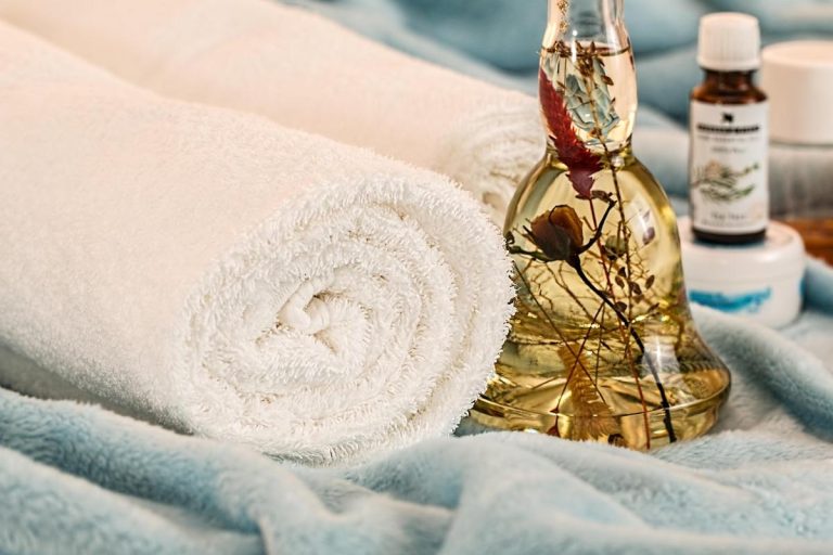 8 Ways Frankincense and Myrrh Oil Blend Heals Mind, Body and Spirit