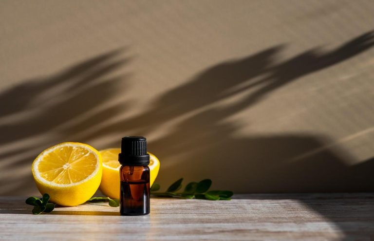 Absolutes vs Essential Oils: Solvent vs Steam Extraction and Benefits of Rose, Jasmine & Osmanthus